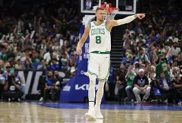 从波士顿凯尔特人队长鼓劲备战德国杯到今晚密尔沃基雄鹿调整名单以备NBA季后赛，阿扎伦卡爆冷击败中国队
