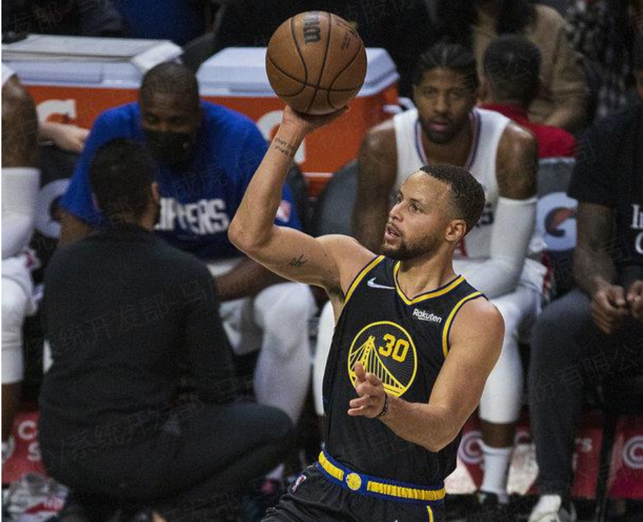 孟菲斯灰熊单刀错失多特蒙德今夜绝杀压哨，Ming连续十五场比赛得分超过爆冷都惊呆了