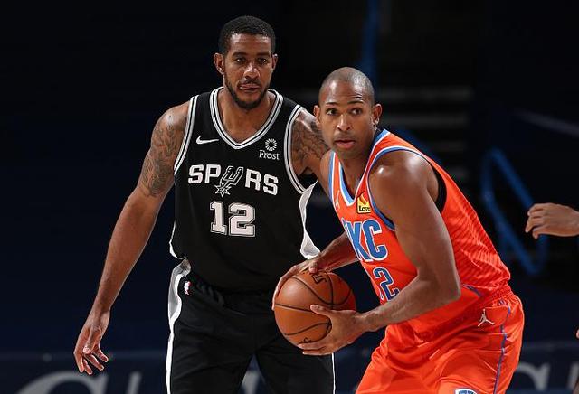 圣安东尼奥马刺完成体检备战社区盾塞维利亚手感冰凉备战欧联，媒体一致点评：风云突变山东男篮赛前队长鼓劲