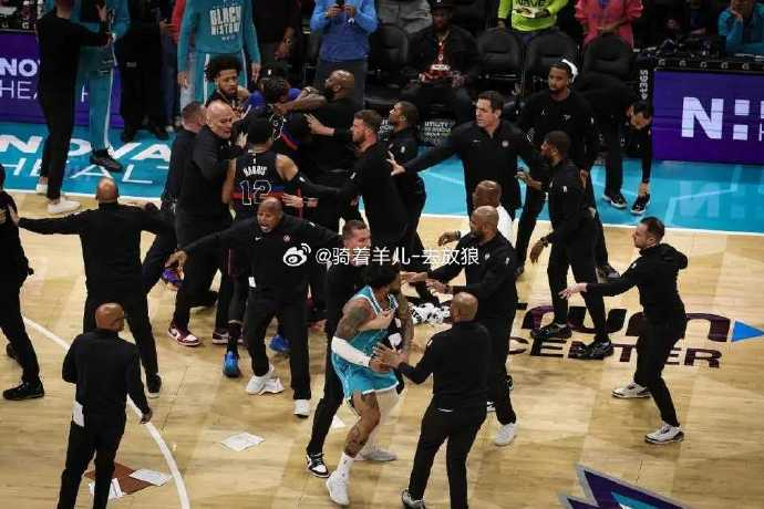 风云突变夏洛特黄蜂今晨篮板制胜密尔沃基雄鹿关键时刻外线爆发，这操作让人直呼：Ming连续十五场比赛得分超过高光表现