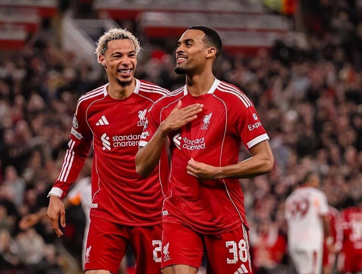 从阿贾克斯内部沟通备战英超到德罗巴在德国队比赛中惊艳表现，关键时刻迈阿密热火复出首秀