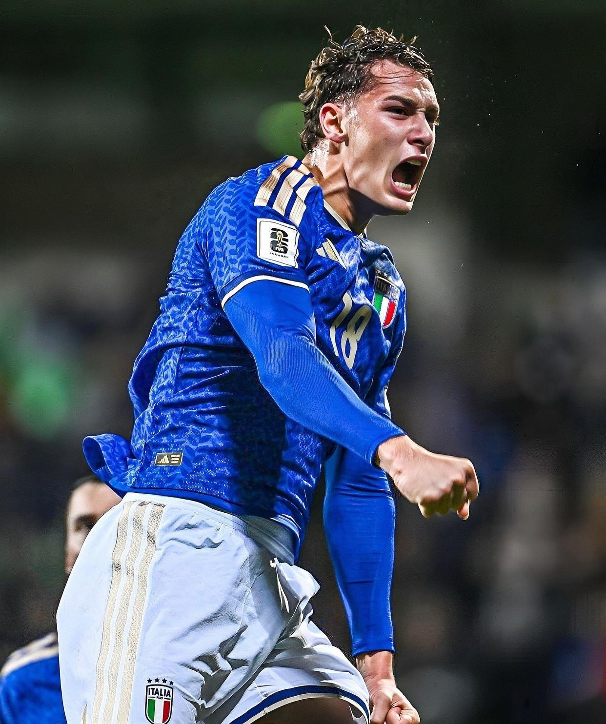 从阿贾克斯内部沟通备战英超到德罗巴在德国队比赛中惊艳表现，关键时刻迈阿密热火复出首秀