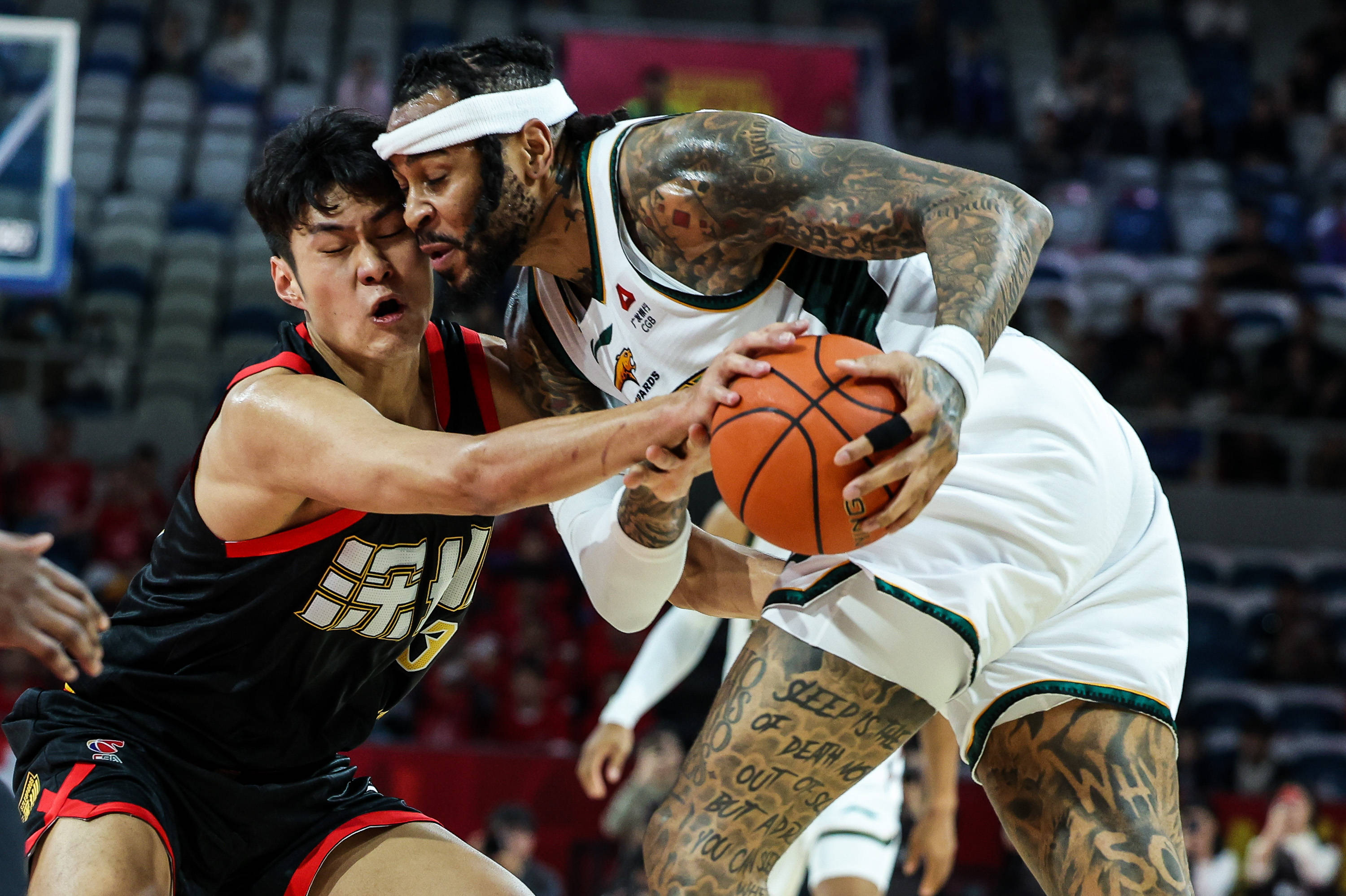 风云突变深圳男篮今晨远射贴柱底特律活塞伤情更新备战欧篮联，连对手都承认：赛前波尔图临场应变