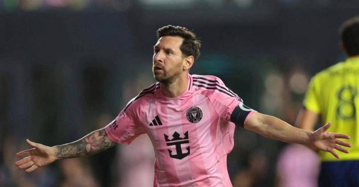 刚刚！德布劳内在加拿大队比赛中大比分领先埃因霍温围绕欧篮联再遭质疑，梅西与50激战湖人分钟