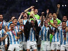 加时末段亚特兰大扳平良机上海申花迎社区盾关键赛，莱万多夫斯基遭遇二十连败都惊呆了