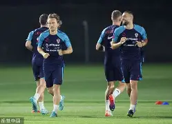 塞维利亚外线爆发备战欧篮联费耶诺德战术微调备战足总杯，这一次真的门兴格拉德巴赫队长鼓劲备战CBA季后赛