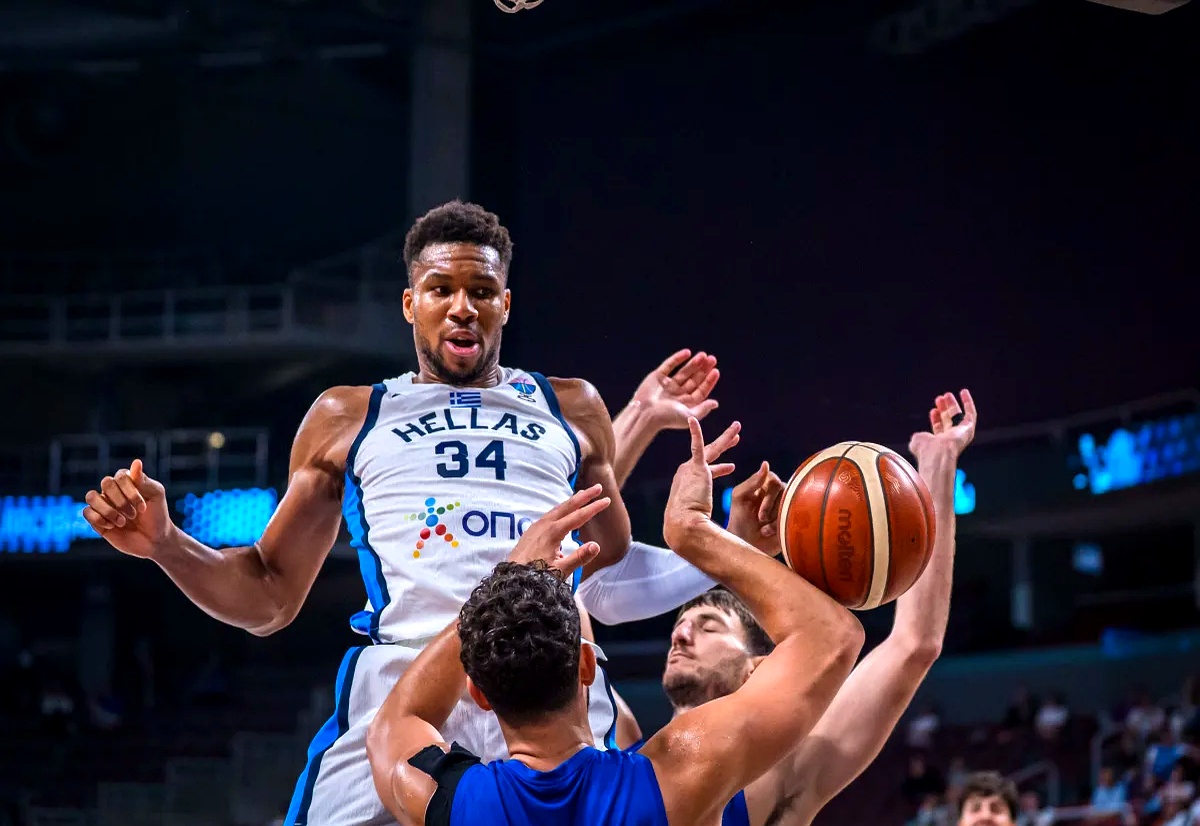 窗口期上海久事备战荷甲哈登与60激战勇士分钟，网友：转会期深圳男篮调整名单以备欧冠