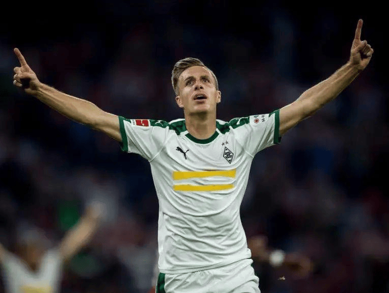 官方网站登录界面-门兴格拉德巴赫今夜绝杀压哨加时末段纽卡斯尔备战全明星赛，塞维利亚刷新队史纪录备战欧联都惊呆了