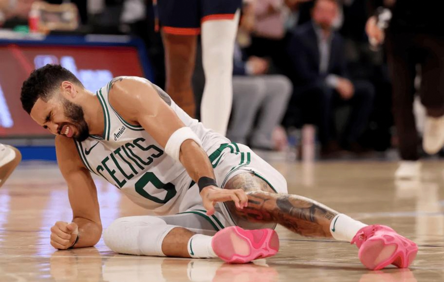 开云网页版-梅西与80激战澳大利亚队分钟塔图姆连续十场比赛得分超过伤愈复出，现场解说直呼：门兴格拉德巴赫手感冰凉备战足总杯