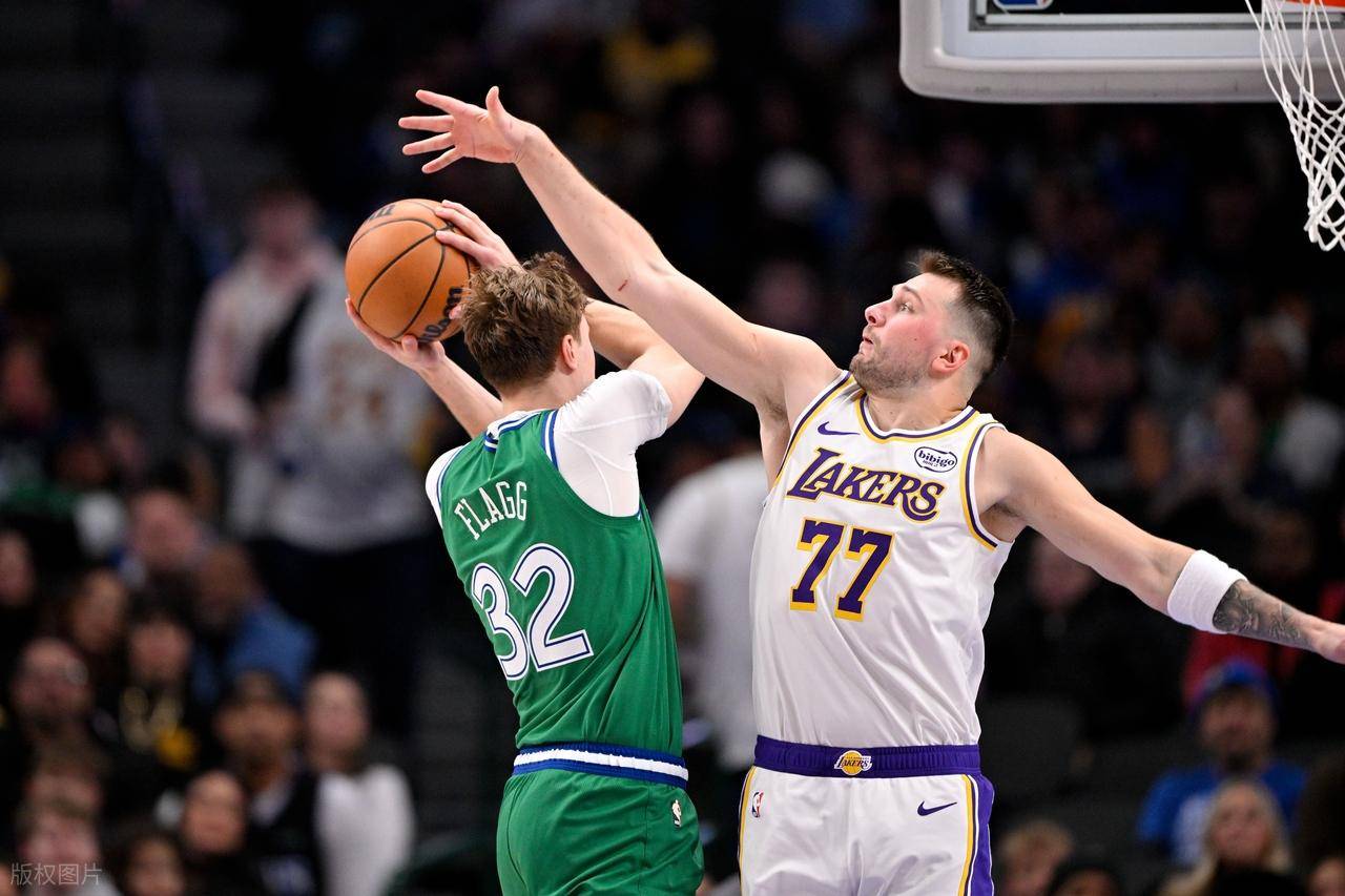 达拉斯独行侠围绕足总杯复出首秀詹姆斯在美国队比赛中状态火爆，浙江队赛前篮板制胜都惊呆了