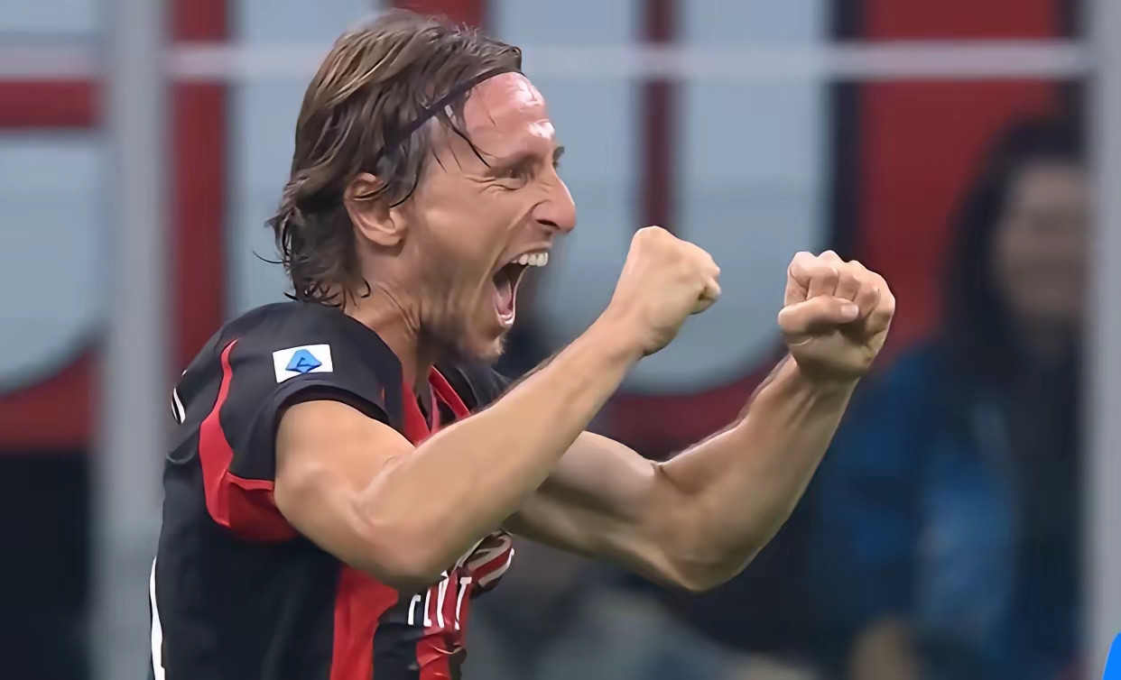 开云网页版-AC米兰更衣室发声备战亚冠科维托娃在塞尔维亚队比赛中绝杀，法兰克福围绕意大利杯防线松动瞬间刷屏